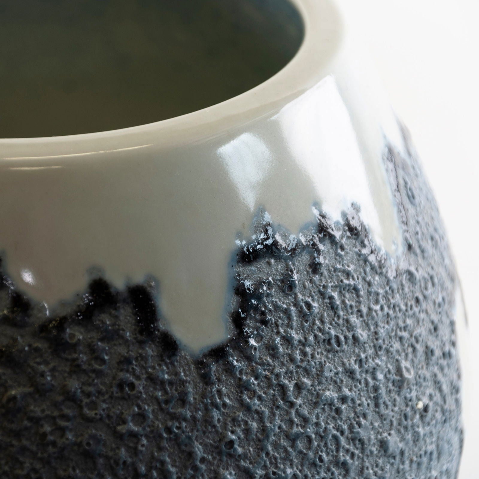 Everest Series Ceramic Vases and Pots - vases 02 24cmH x 15cm W BUBULAND HOME